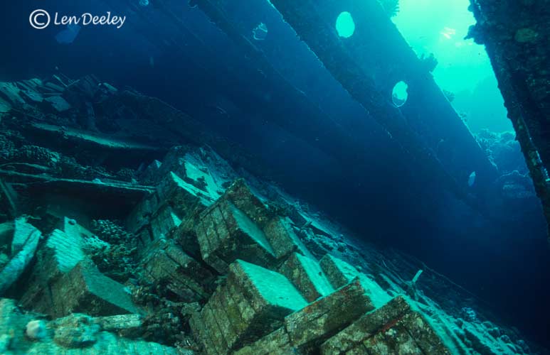 redseawreckschrisoulaK02