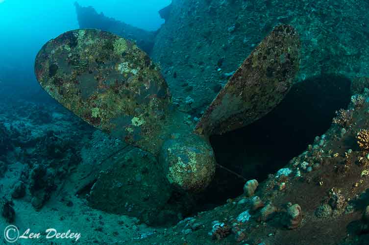 redseawreckschrisoulak10