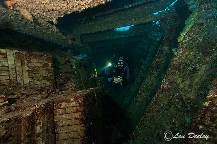 redseawreckschrisoulak11